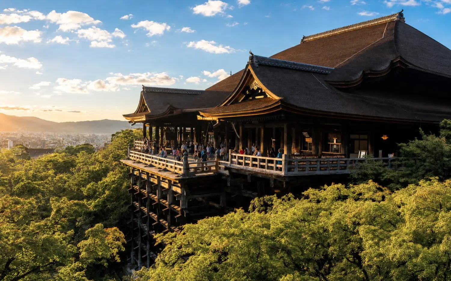 The stage of Kiyomizu-dera and the city of Kyoto in the evening light