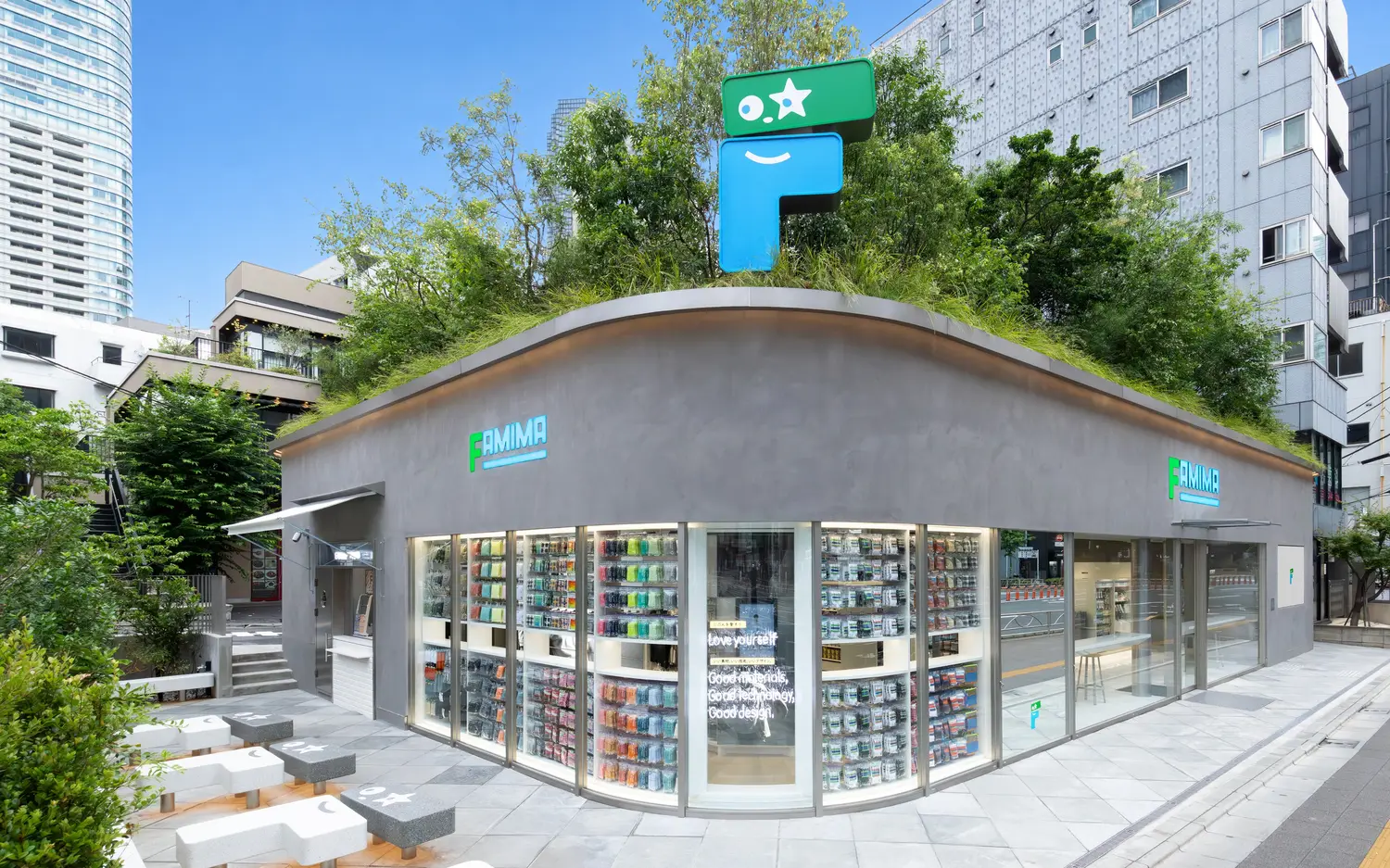 The exterior of FAMIMA PARK AZABUDAI under a blue sky