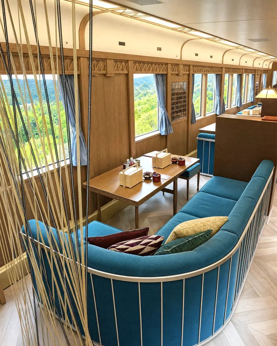 The dining car of GRAN Tenku